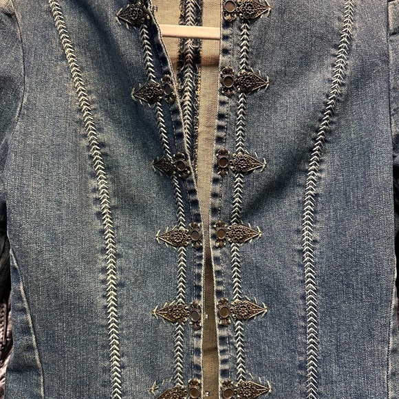 Sold - Picture 4 of 13